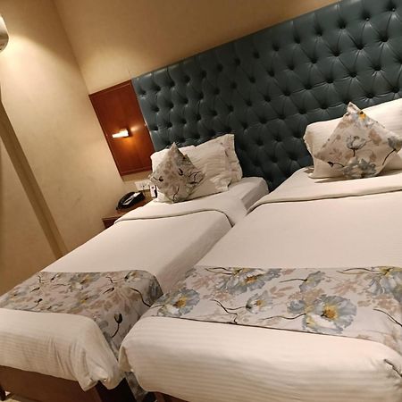 Sk Lords Inn Ahmedabad Exteriör bild