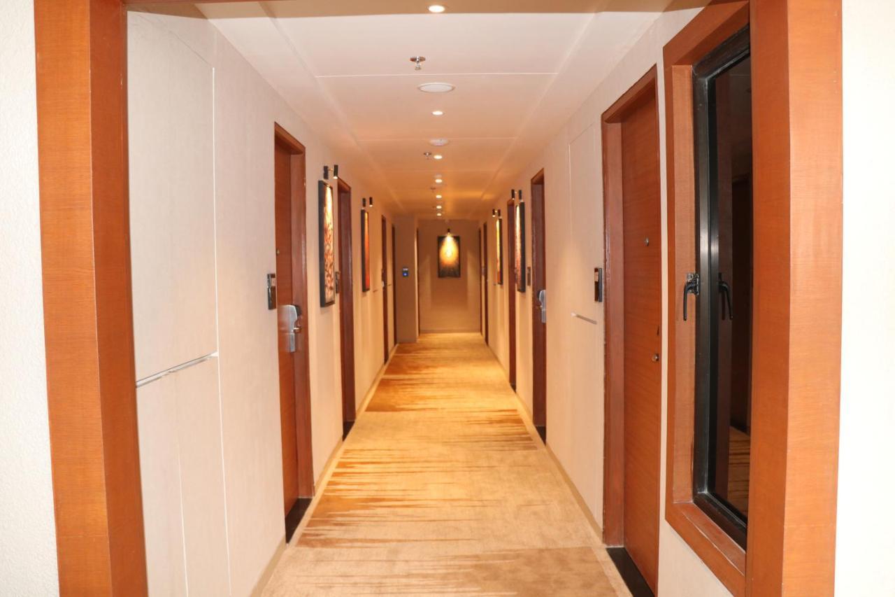 Sk Lords Inn Ahmedabad Exteriör bild