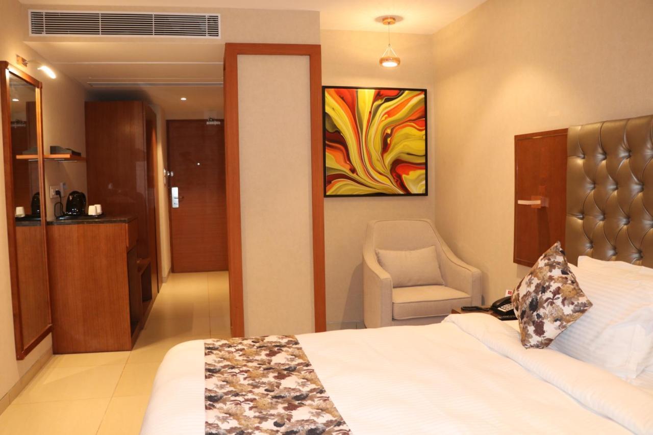 Sk Lords Inn Ahmedabad Exteriör bild
