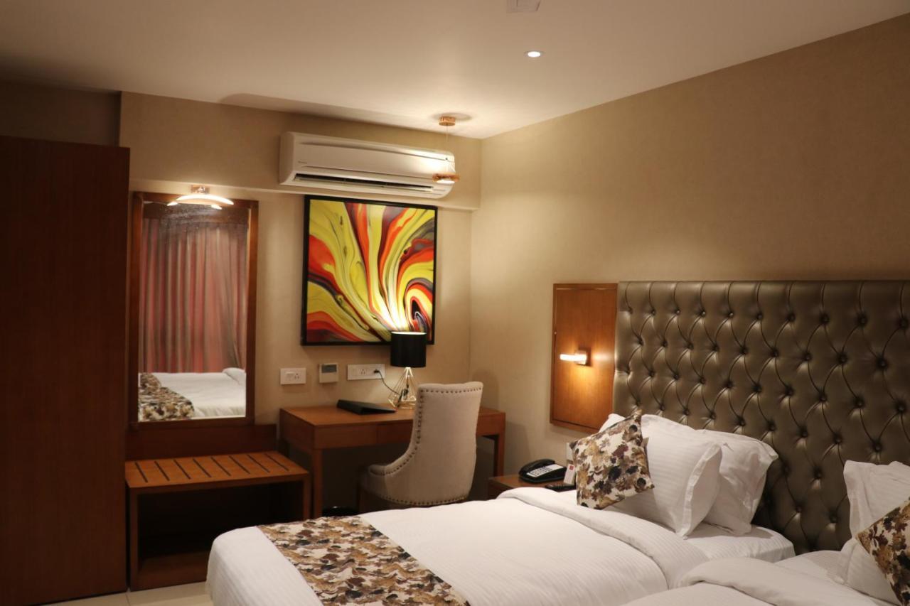 Sk Lords Inn Ahmedabad Exteriör bild