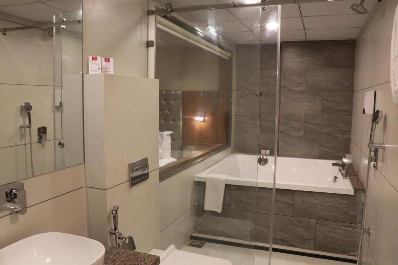Sk Lords Inn Ahmedabad Exteriör bild