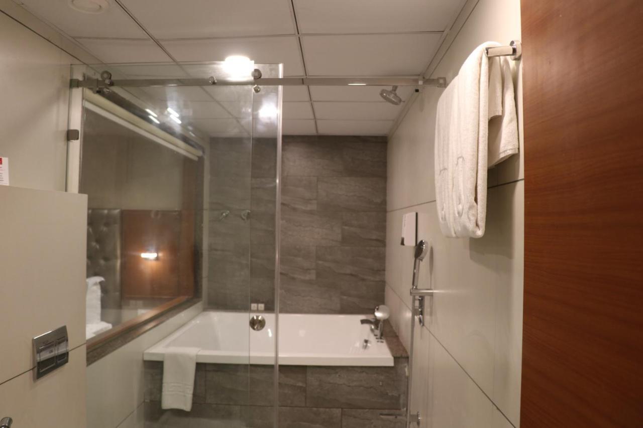 Sk Lords Inn Ahmedabad Exteriör bild