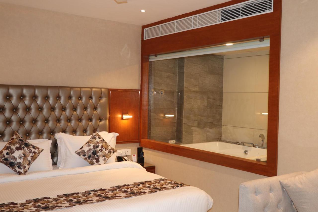 Sk Lords Inn Ahmedabad Exteriör bild