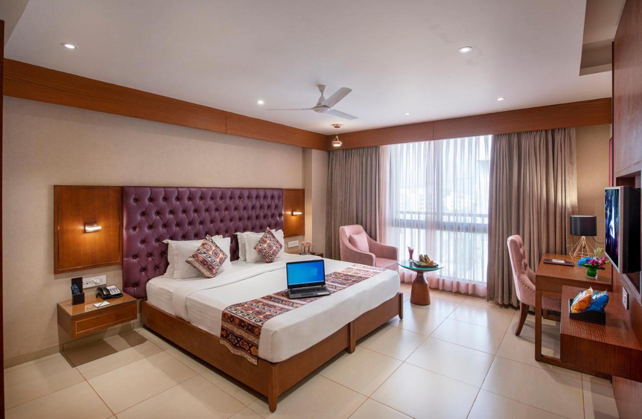 Sk Lords Inn Ahmedabad Exteriör bild