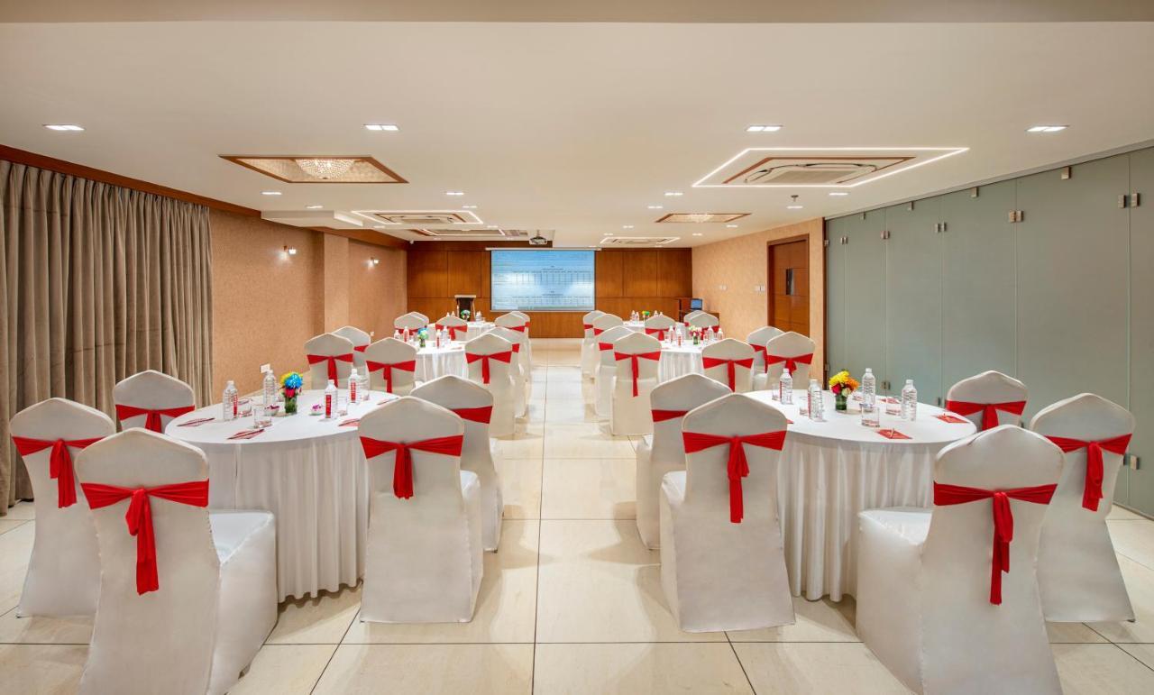 Sk Lords Inn Ahmedabad Exteriör bild
