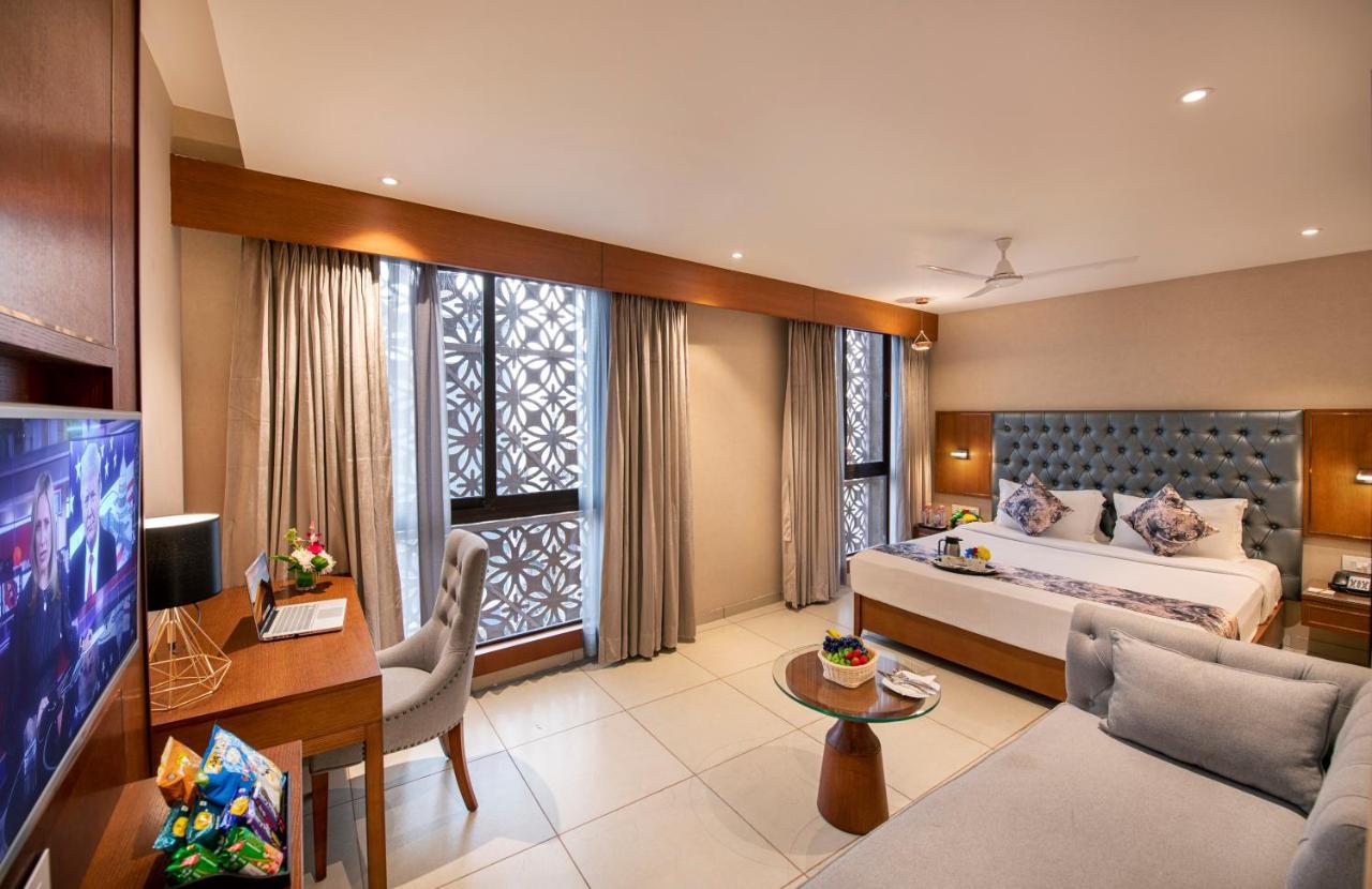 Sk Lords Inn Ahmedabad Exteriör bild