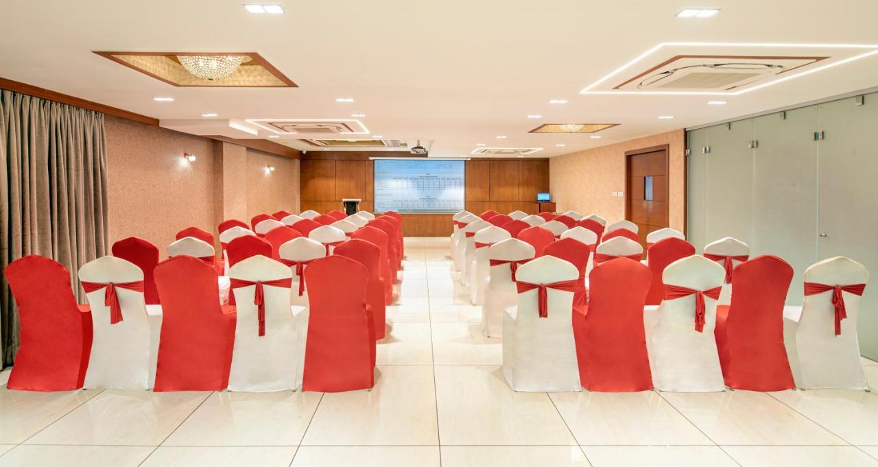 Sk Lords Inn Ahmedabad Exteriör bild
