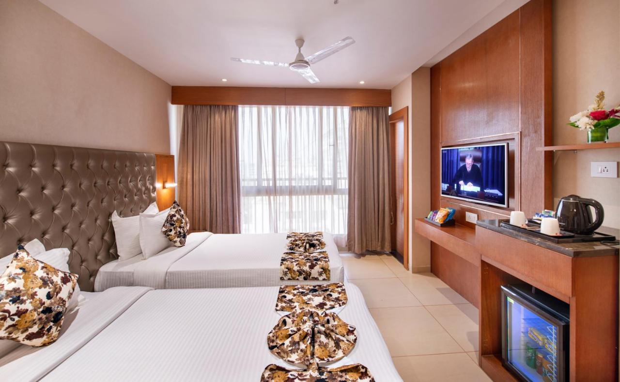 Sk Lords Inn Ahmedabad Exteriör bild