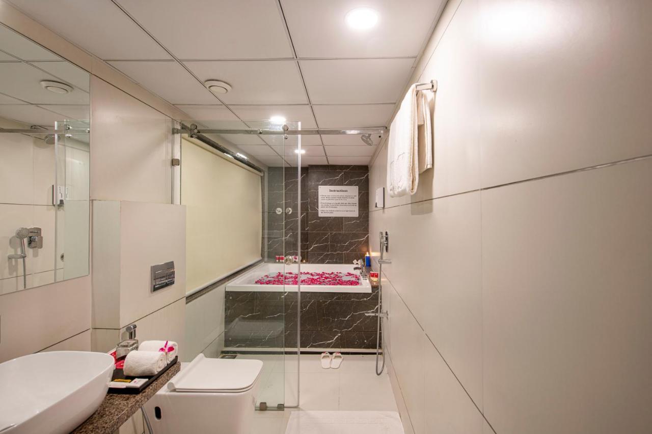 Sk Lords Inn Ahmedabad Exteriör bild