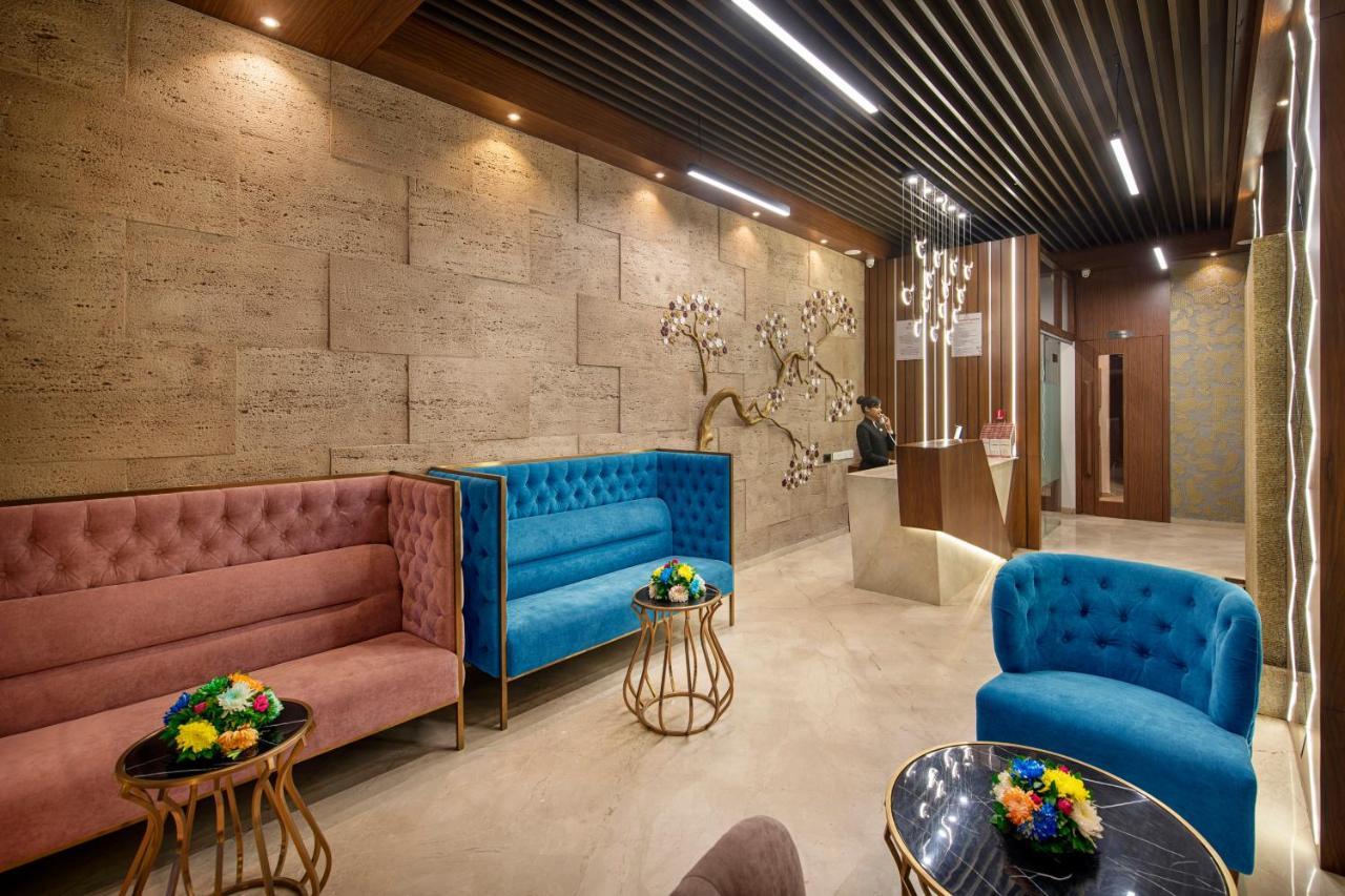 Sk Lords Inn Ahmedabad Exteriör bild