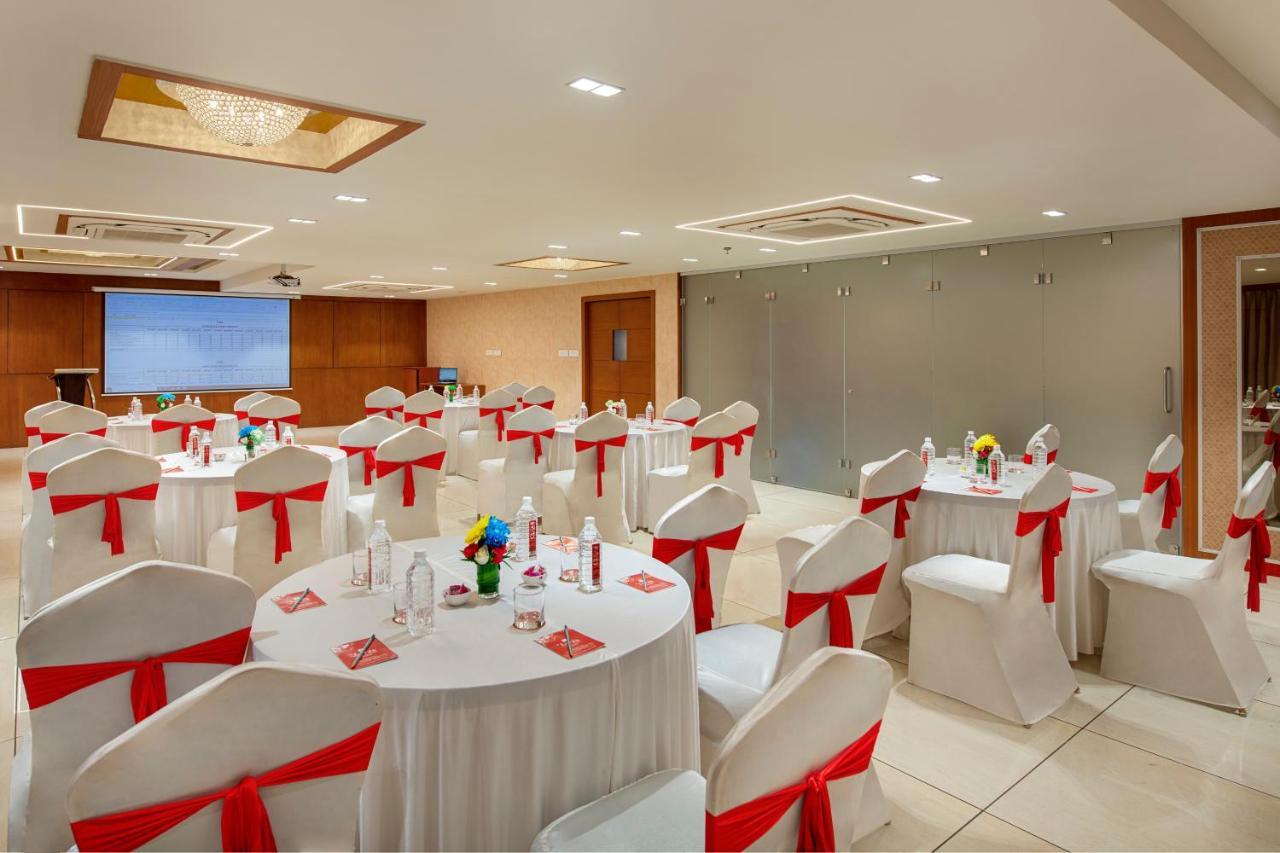 Sk Lords Inn Ahmedabad Exteriör bild