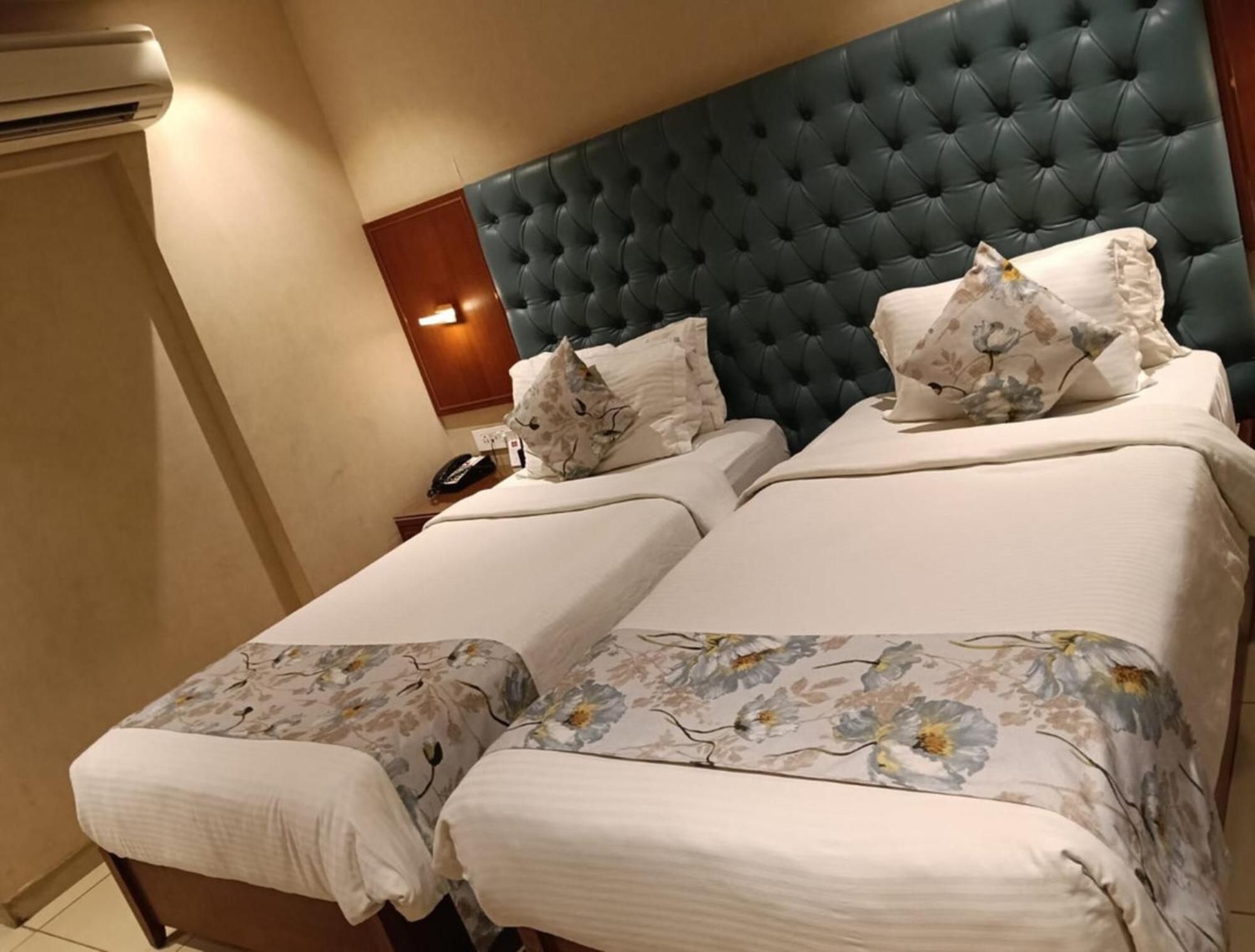 Sk Lords Inn Ahmedabad Exteriör bild